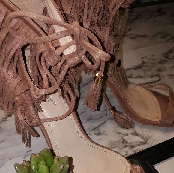 Heel Sandals - Picture 2 of 5